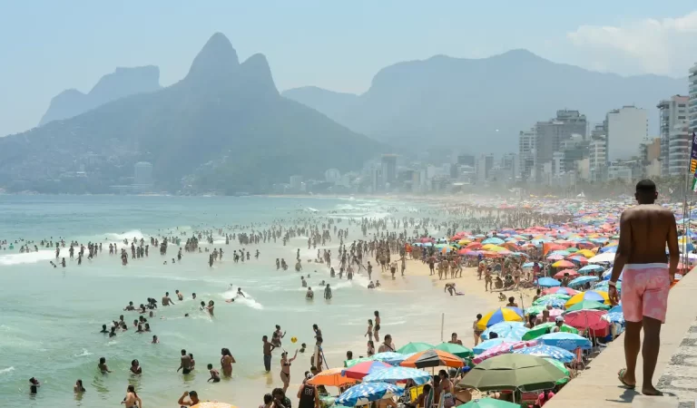 Turistas brasileiros injetarão R$ 148 bi na economia durante o verão